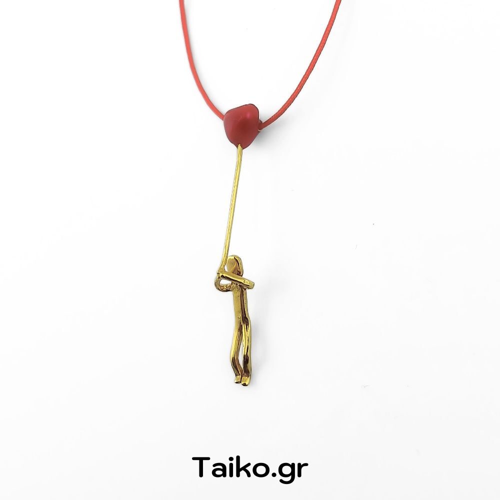 Χειροποίητο κολιέ με μεταξωτό κορδόνι και μενταγιόν ανθρωπάκι από επιχρυσωμένο ασήμι 925 º κι αιωρούμενη καρδιά από κόκκινο σμάλτο